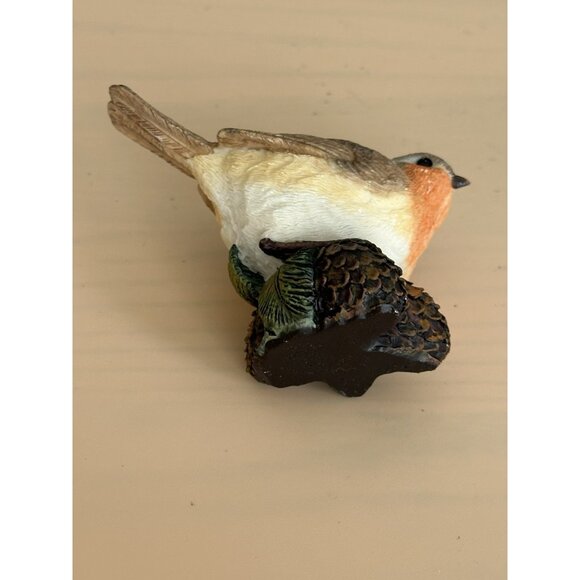 Robin Bird Sitting On Acorns Figurine Home Office Decor Bird Lovers - Picture 6 of 11